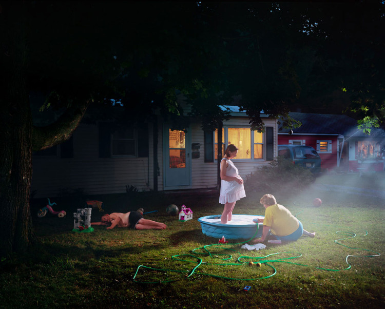 LA ESCENOGRAFÍA PERFECTA DE GREGORY CREWDSON