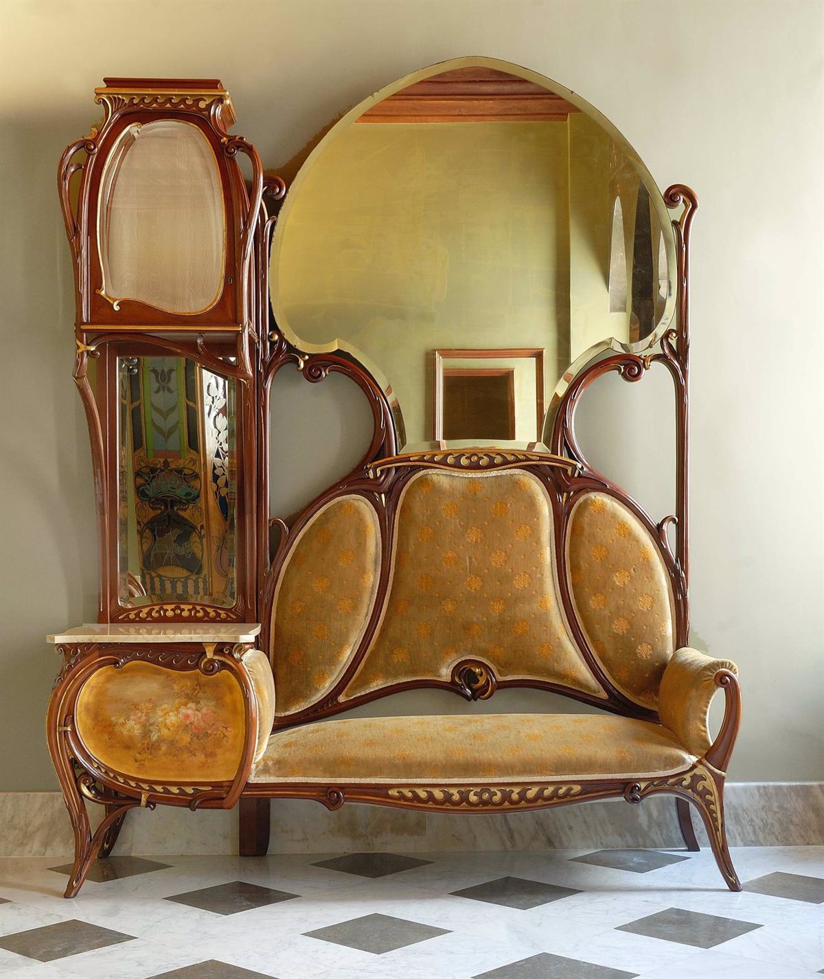 Ар нуво мебель Гауди 19 век