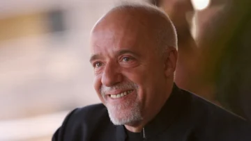 La lista que incluye a Paulo Coelho entre los 10 escritores más ricos del mundo